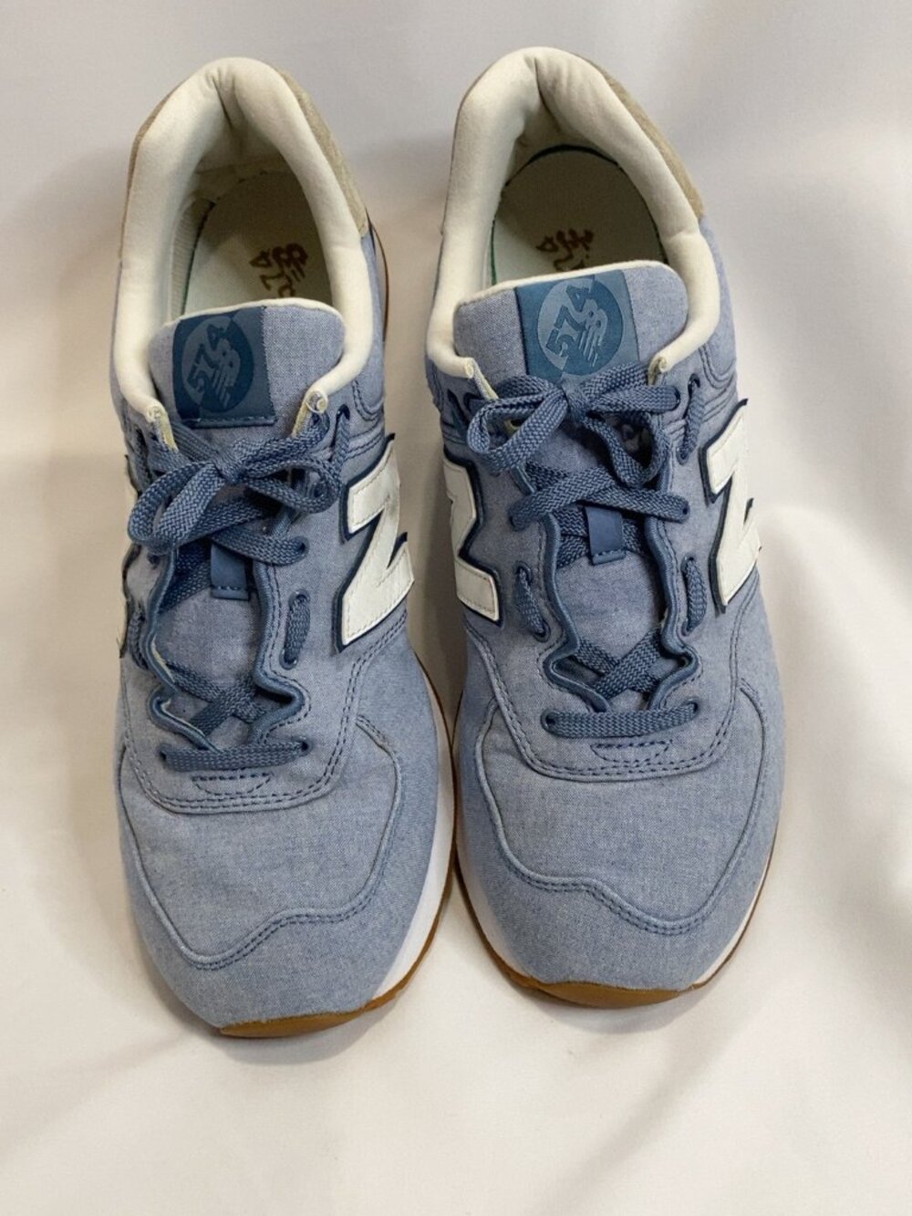 Classic New Balance with a cool, laid-back twist. 👟💙